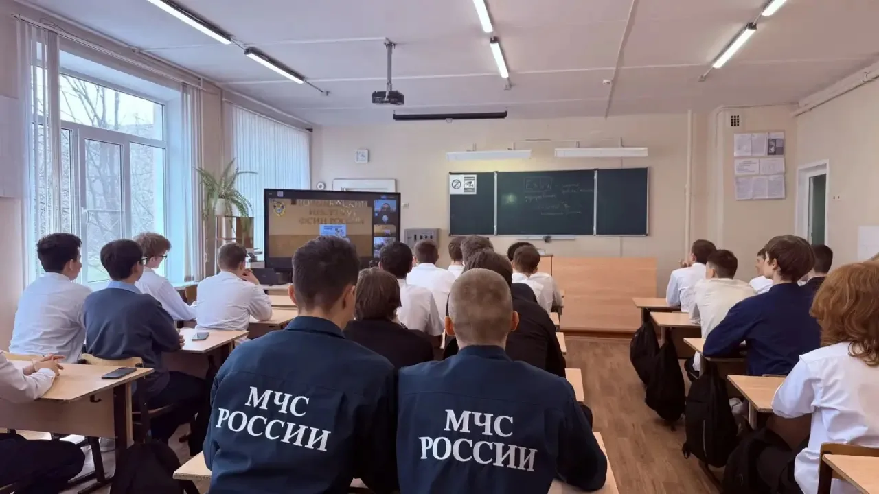 Сегодня состоялась онлайн-встреча с Героем России Анохиным Юрием Михайловичем 🇷🇺✨  Мероприятие прошл
