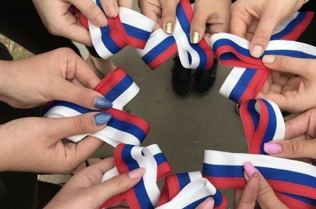 👦🇷🇺 Акция «Российский триколор»: воспитываем любовь к Родине с детства!
