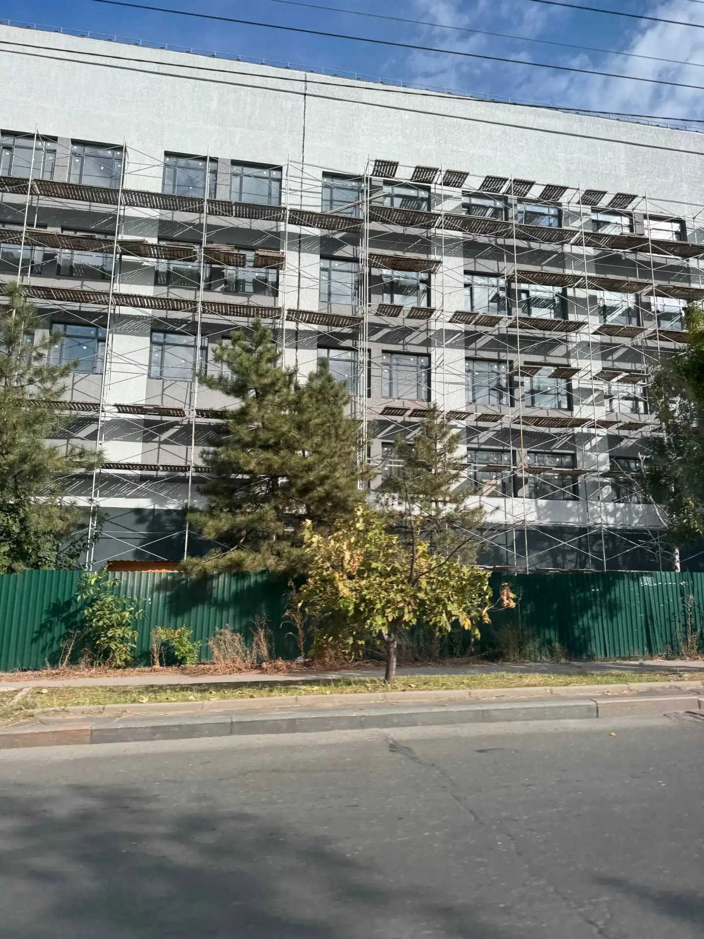 🏗 На улице Шевченко продолжается реконструкция здания