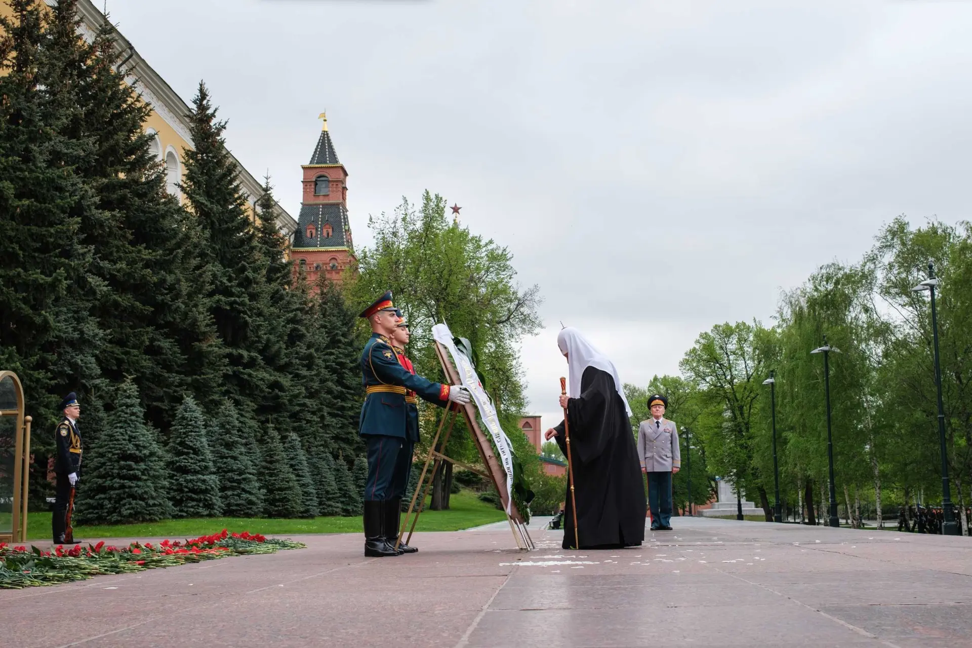 Не было никогда в истории человечества такой сокрушительной, такой страшной войны. Эта сокрушительна