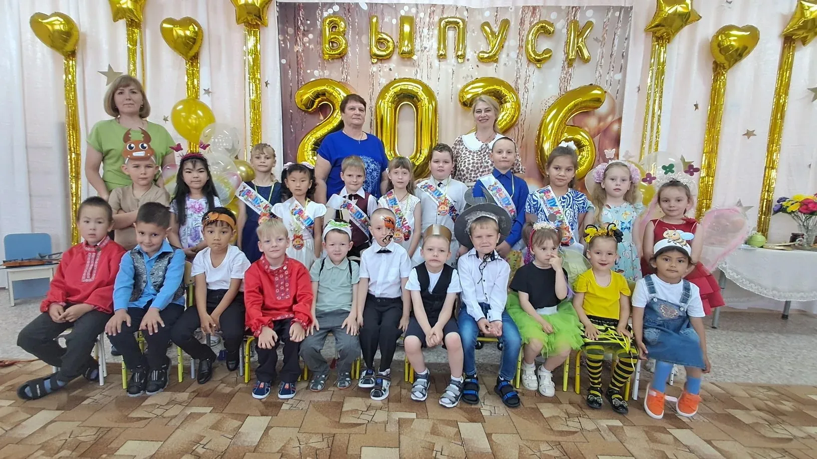 В пятницу 29 мая в нашем детском саду прошёл замечательный праздник, посвящённый Дню защиты детей и 