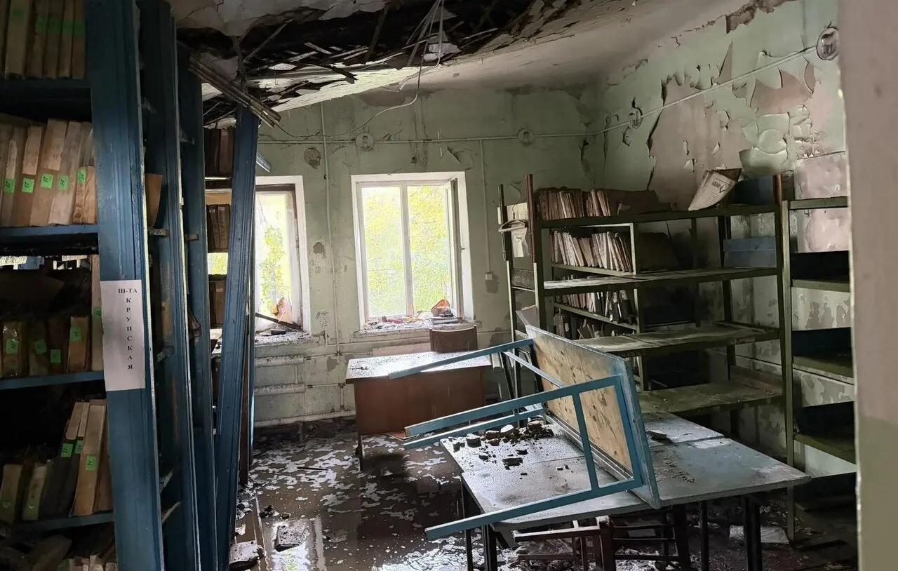 В ЛНР из-за атаки БПЛА повреждены семь домов и городской архив