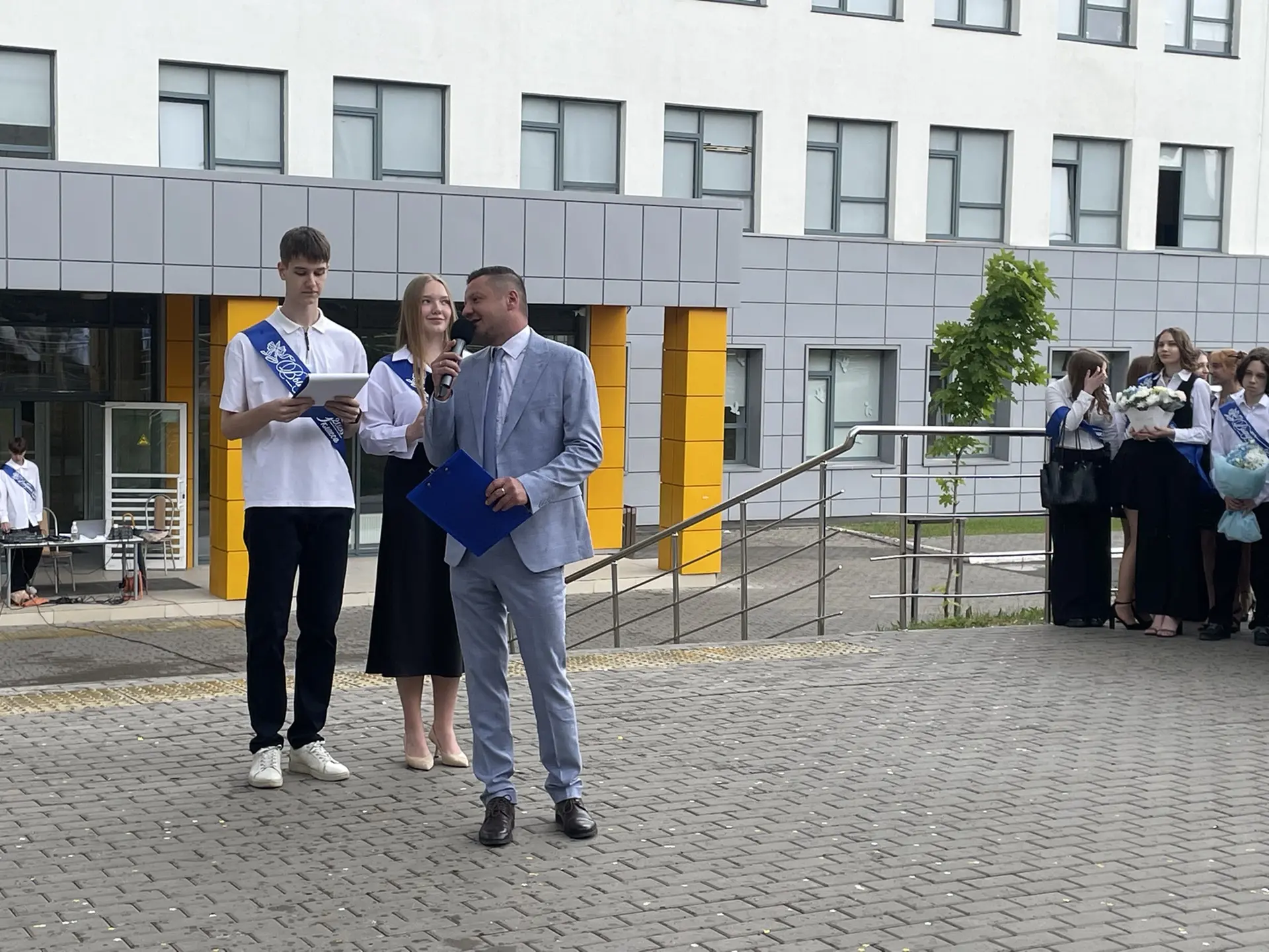 📣 Сегодня, 26 мая, торжественно прозвенел последний звонок для обучающихся 9-х и 11-классов!   Это в