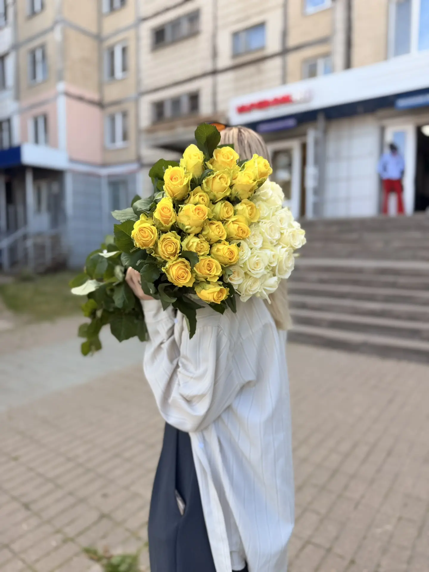 Местная роза в молочных и желтых оттенках доступна к заказу 💛