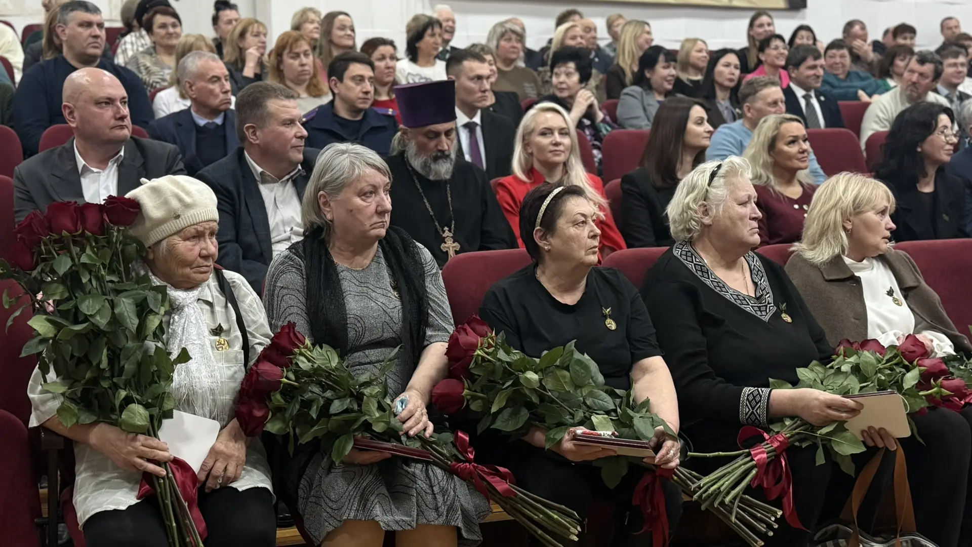 Сегодня состоялась отчетная сессия, на которой глава города  представил депутатам результаты работы 
