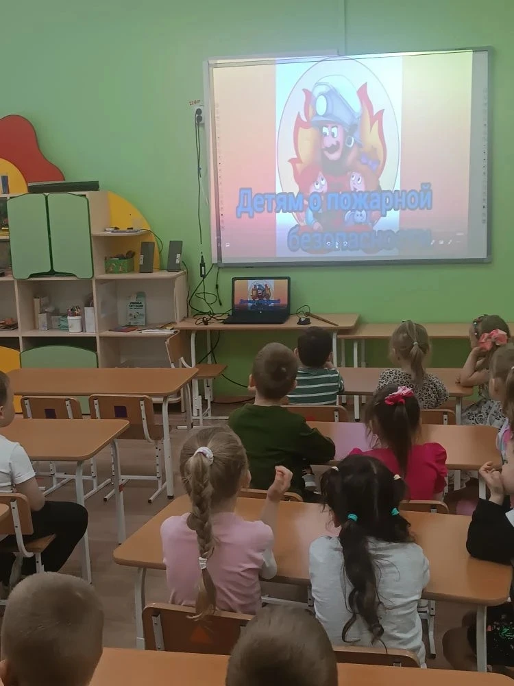 Сегодня в нашем детском саду прошел замечательный день, посвященный пожарной безопасности! Ребята с 