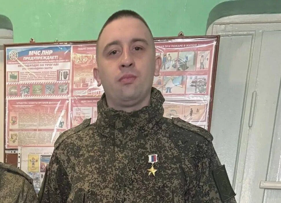 В Балаково ушел из жизни участник СВО, награжденный Золотой Звездой Героя Российской Федерации  В Ба