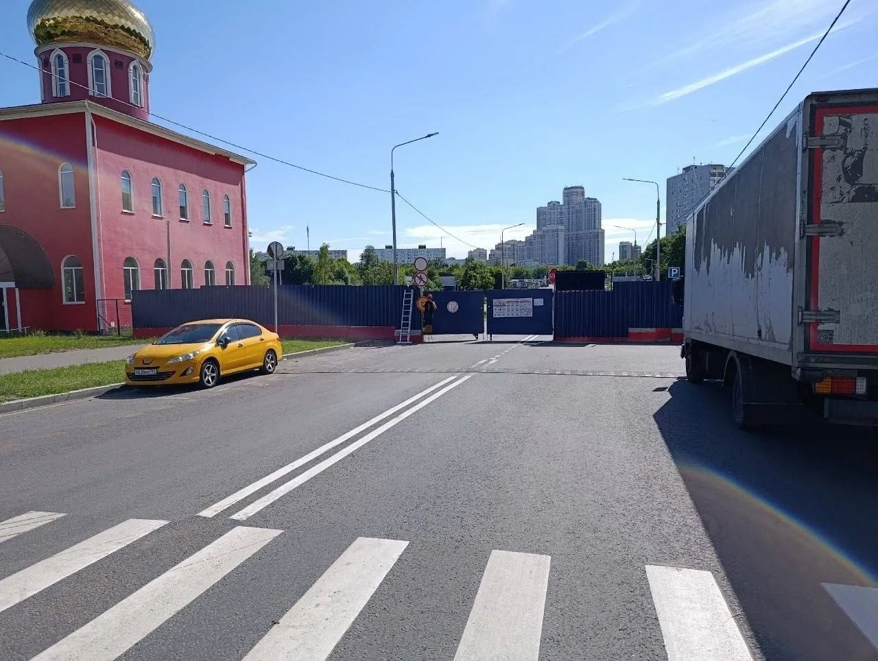 ⛔️ На Булатниковской перекрыто движение. Площадку будущей станции «Бирюлево» Бирюлевско...