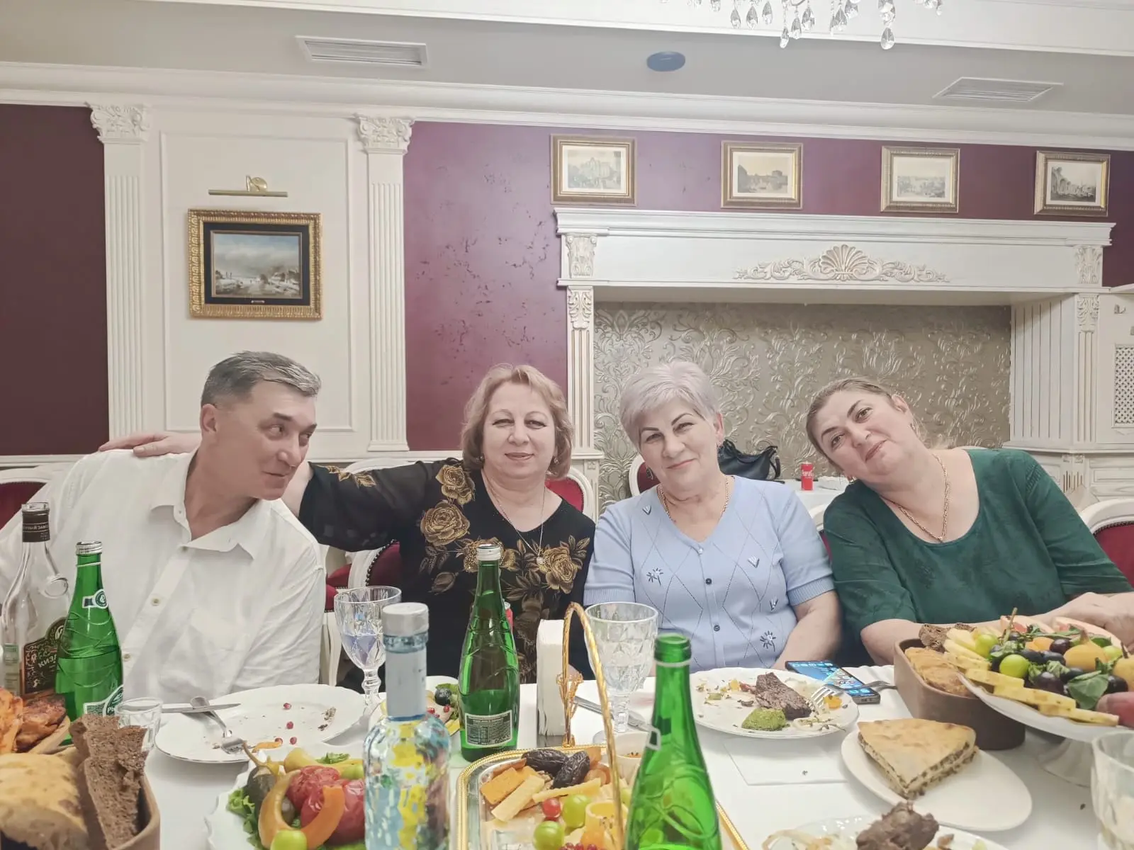 ❤️ Сквозь годы: встреча спустя 40 лет!

Произошло удивительное событие, которое напомнило нам, что т
