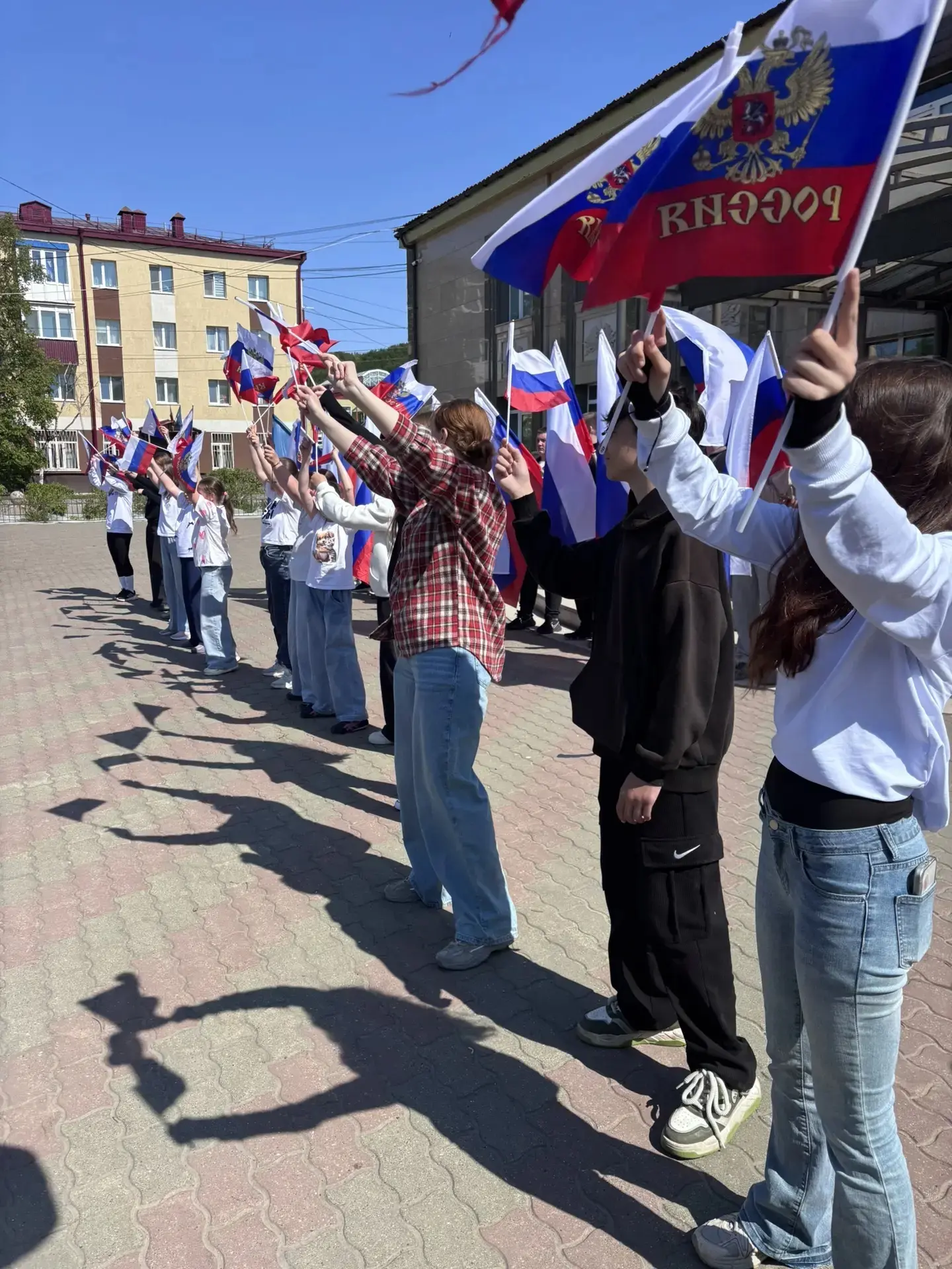 В День России десятки углегорцев совершили восхождение на гору Сергеевскую. Участником похода стала 