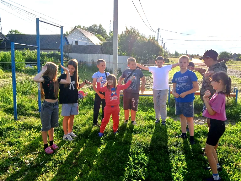 🌞🌺🦋Пообщаться, поиграть и весело провести время собрались ребята 23 июня на детской площадке ул. 