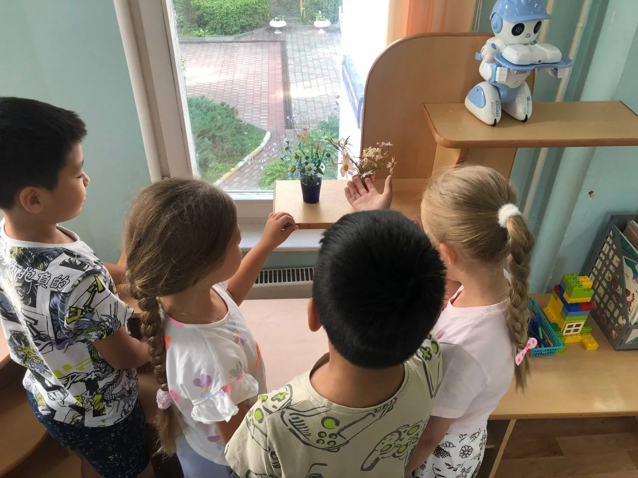 🔬 Маленькие открытия — большие впечатления!

🌼 В нашем детском саду каждый день превращается в нас