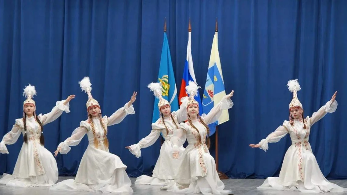 В Доме культуры с. Икряное состоялось торжественное мероприятие, посвящённое празднованию Дня местно