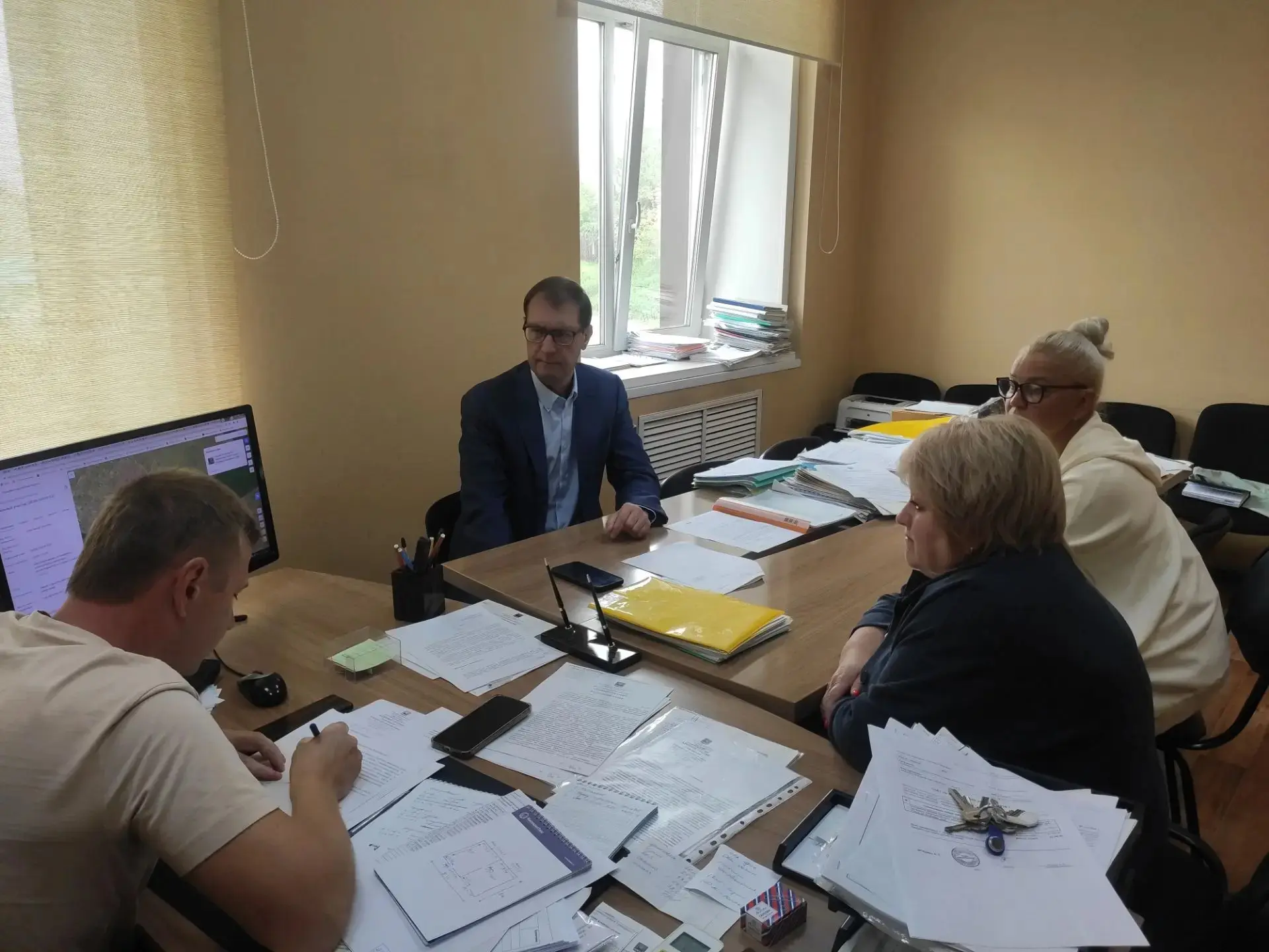 Рабочих совещаний у председателя Думы в течение недели проходит много, от масштабных во...