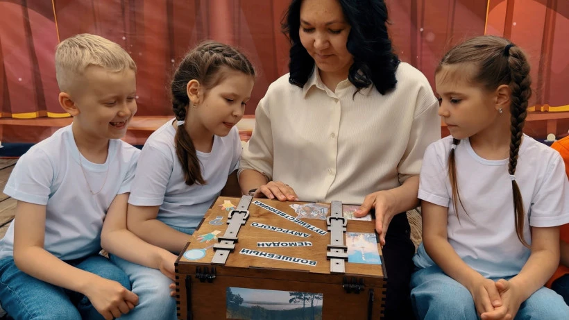 🥳 Благовещенская воспитательница Евгения Корнейчук с «волшебным чемоданом» выступит в финале конкур