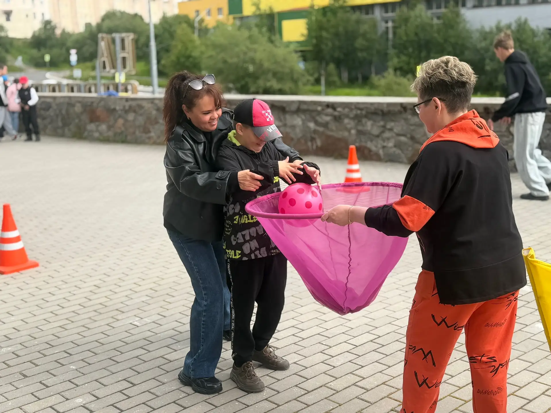 💯 Спорт нам поможет силу умножить!

Спорт нам плечи расправляет,
Силу, ловкость нам дает.
Он нам мы