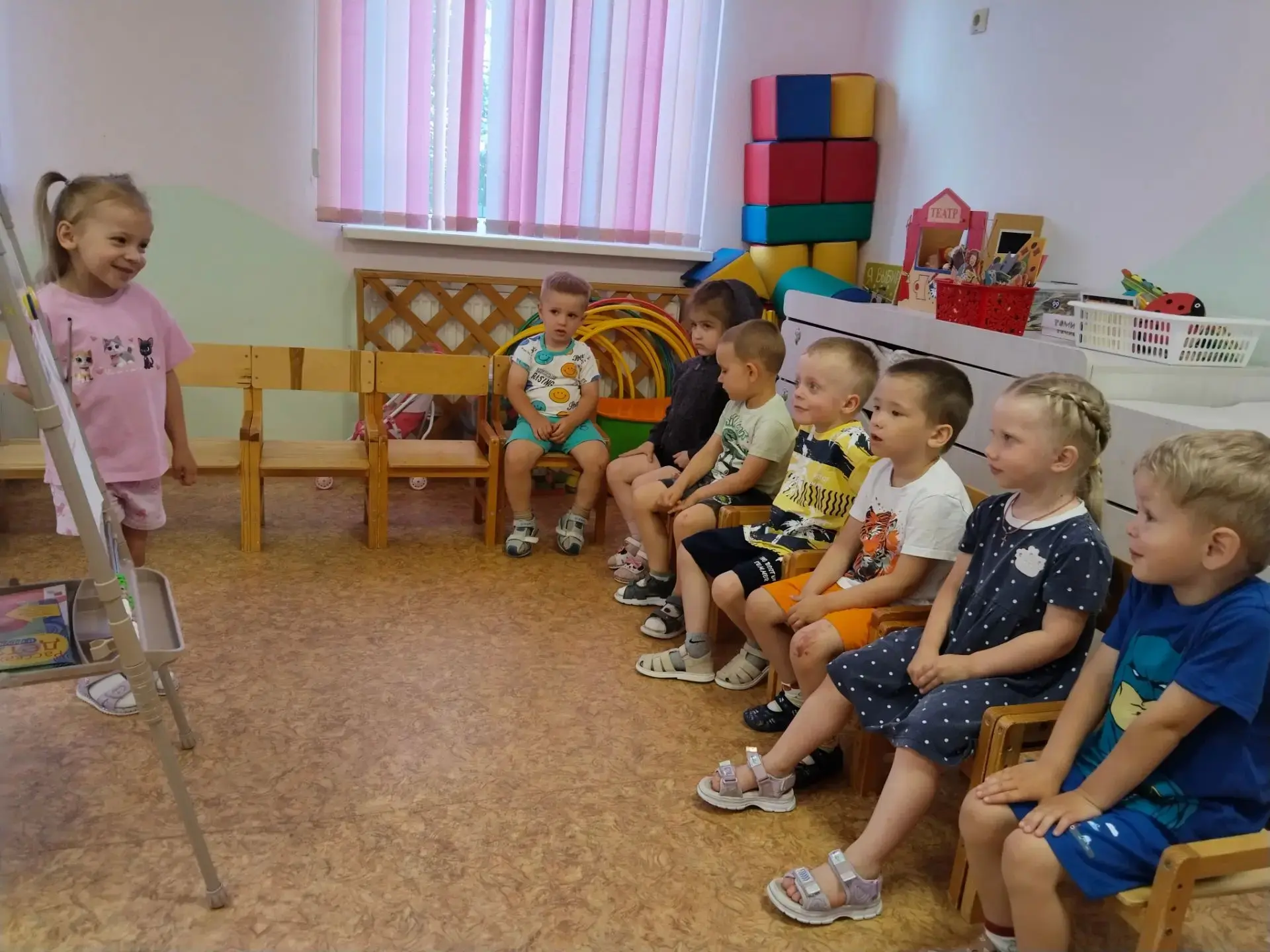 Пятиминутки безопасности в "Ягодке".

Темы пятиминуток включают:
*  Безопасное поведение на придомов
