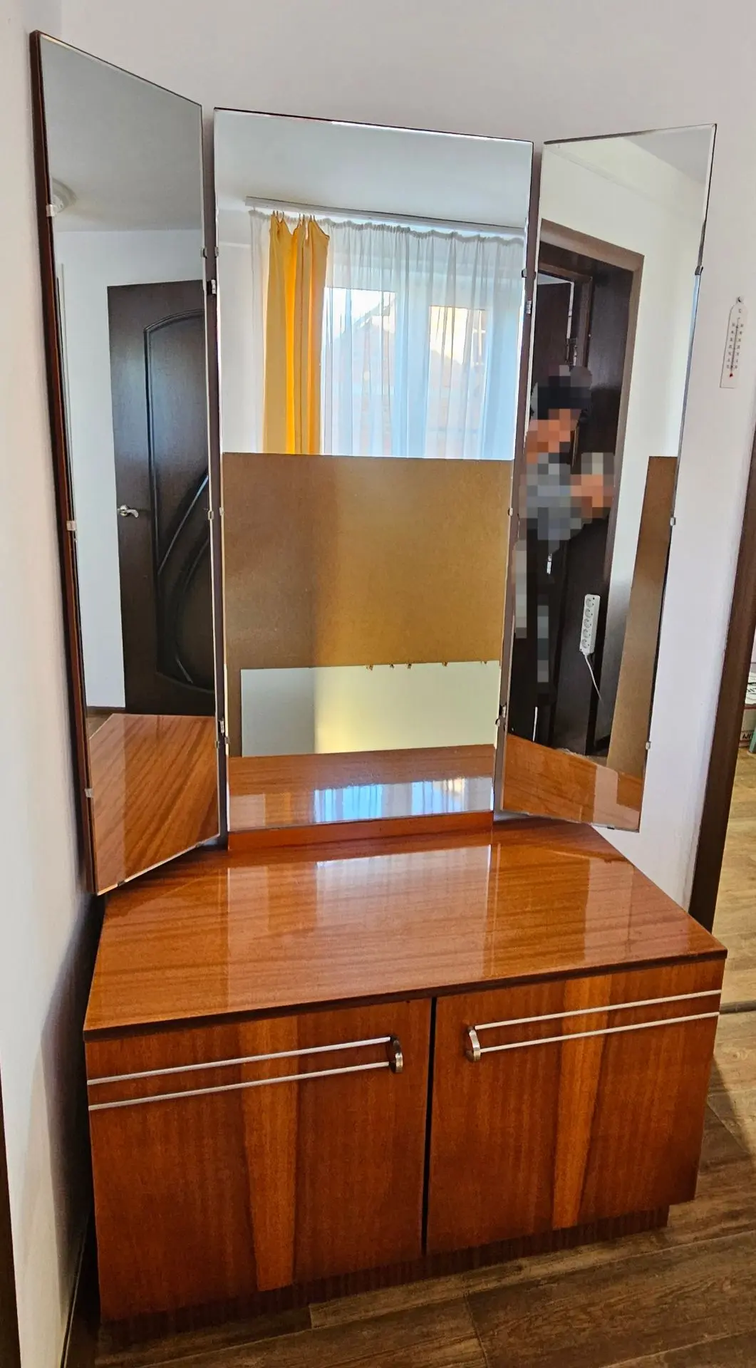 Отдам трельяж бесплатно, самовывоз, ст. Северская, +79182283771