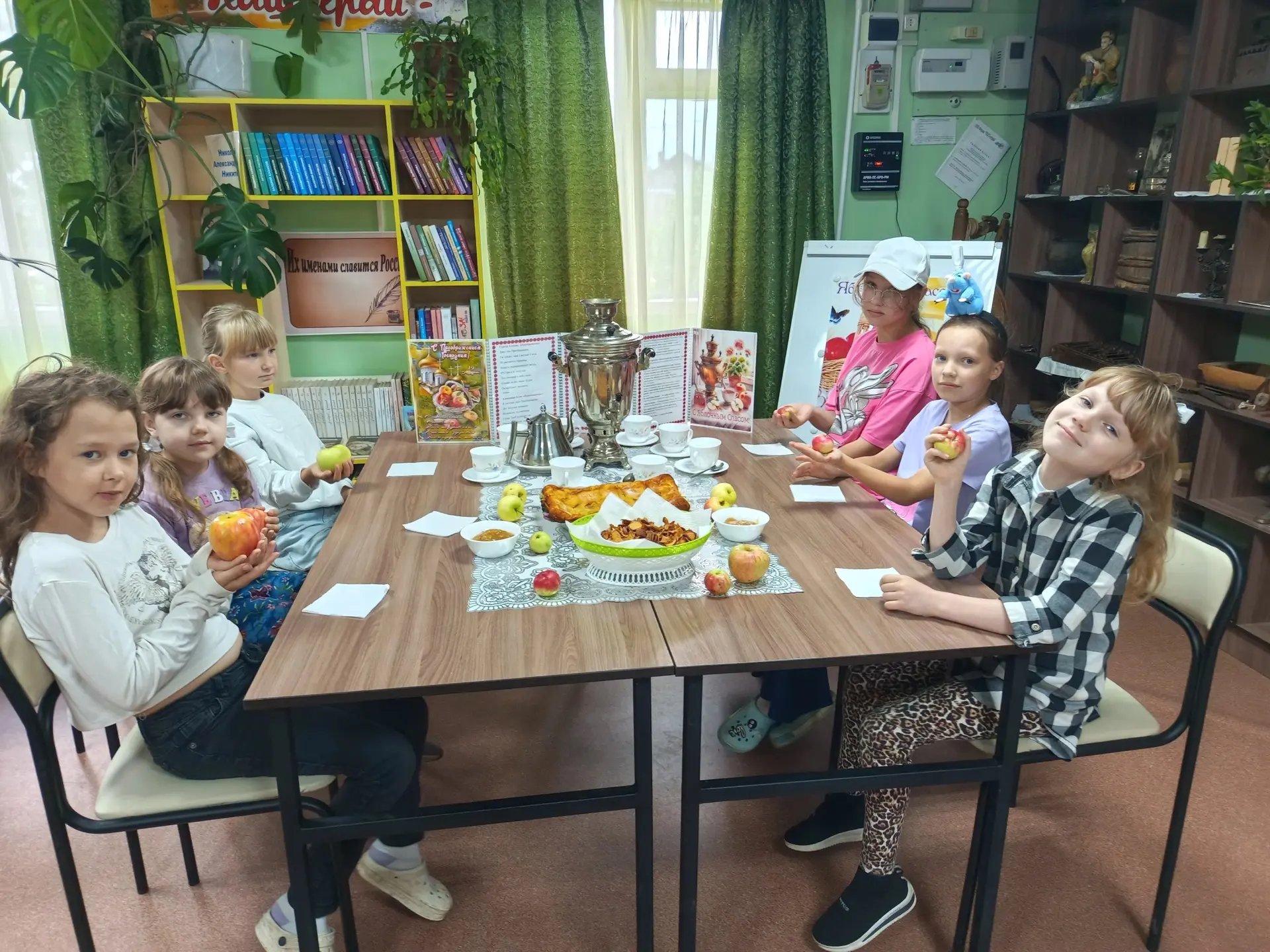 19 августа отмечается один из самых вкусных и душевных народных праздников — Яблочный С...