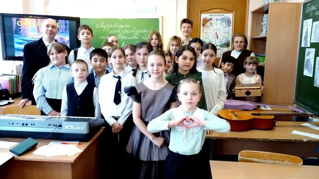 🌸Продолжаем весенние новости🌸  ✨6 марта в корпусе на Сиреневом учитель английского языка Габрусенок 