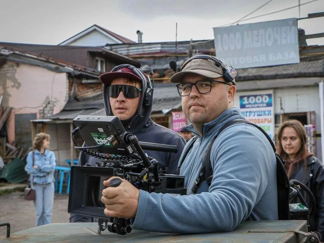 А у вас во дворе кино снимают 🤩