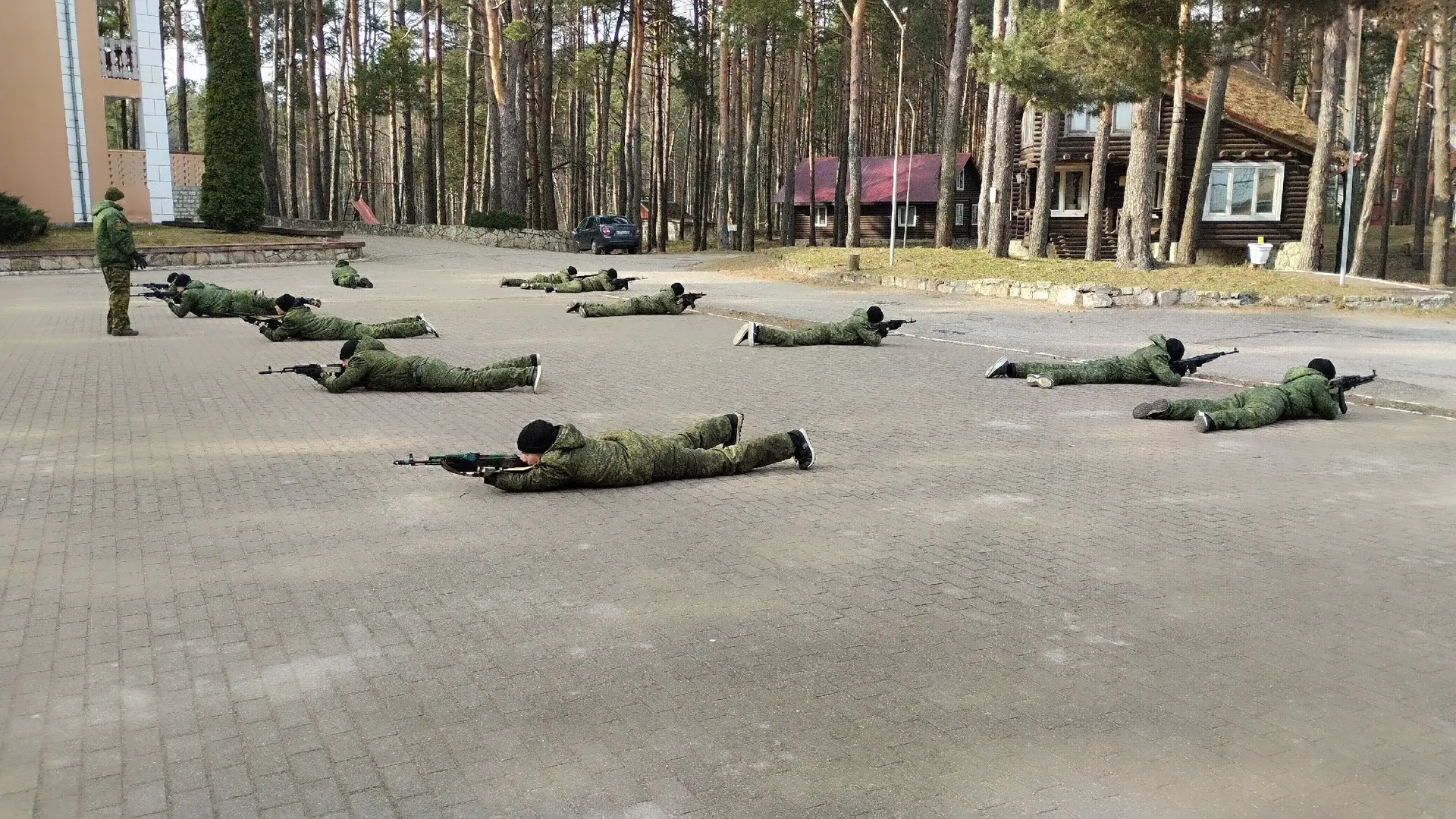 Третий день учебных сборов    Курсанты уже полностью адаптировались к распорядку дня. Занятия идут с