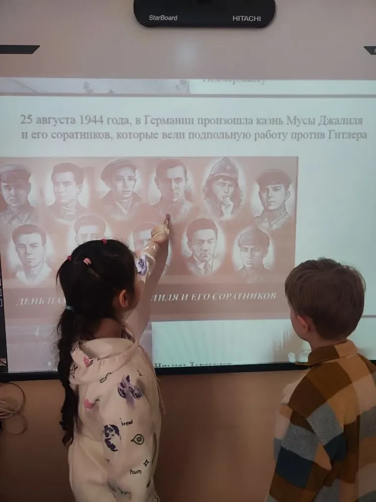 В детском саду дети с большим интересом знакомились с творчеством и биографией великого татарского п