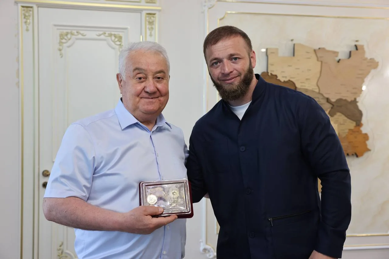 Иса Асхабов награждён медалью «За развитие культуры»
