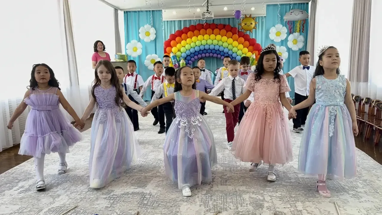 Выпускной в детском саду — это первый важный праздник, символизирующий переход ребенка во взрослую ш