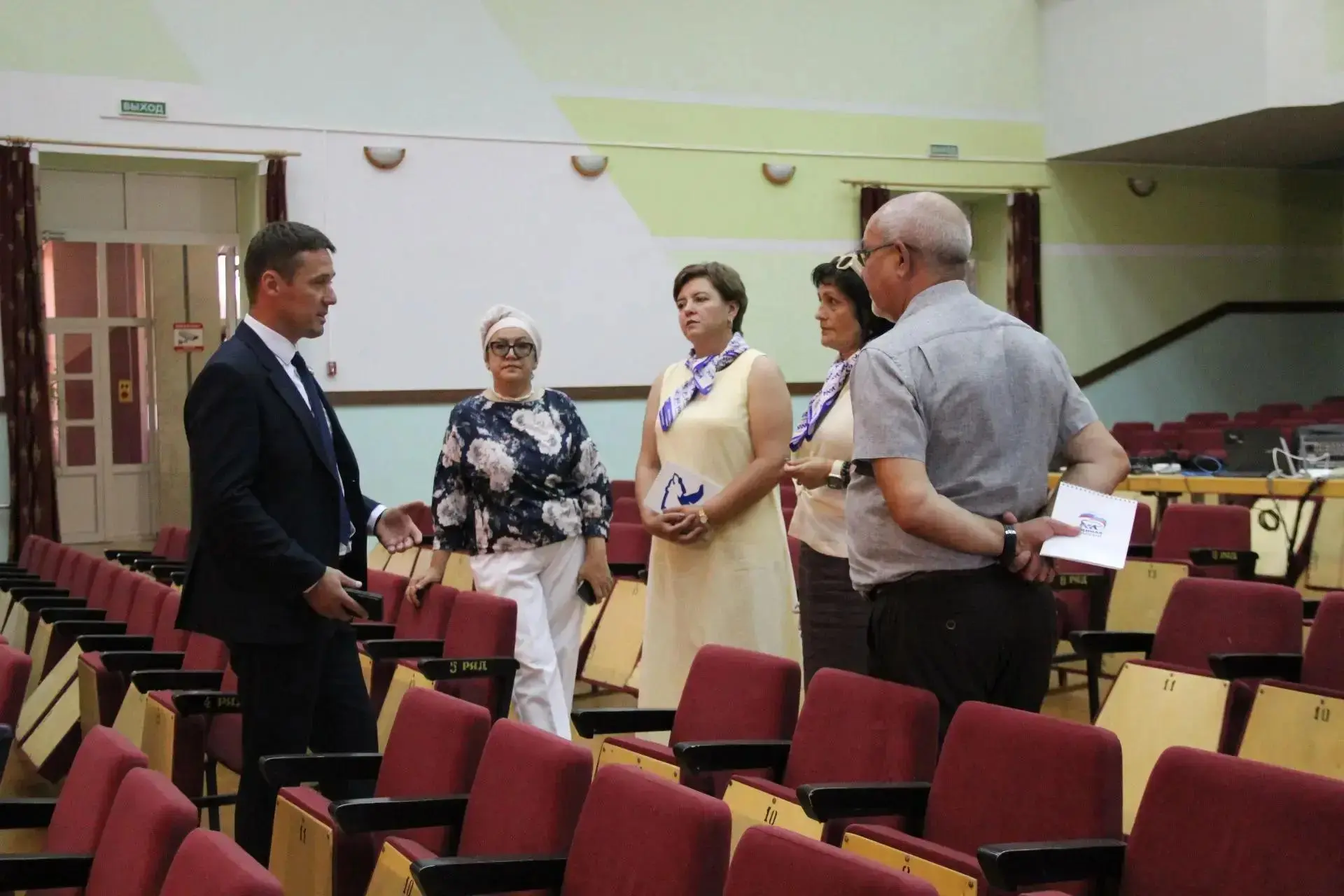 Партийный десант в поселке Приютово

В ходе рабочей поездки в поселок Приютово депутат Государственн
