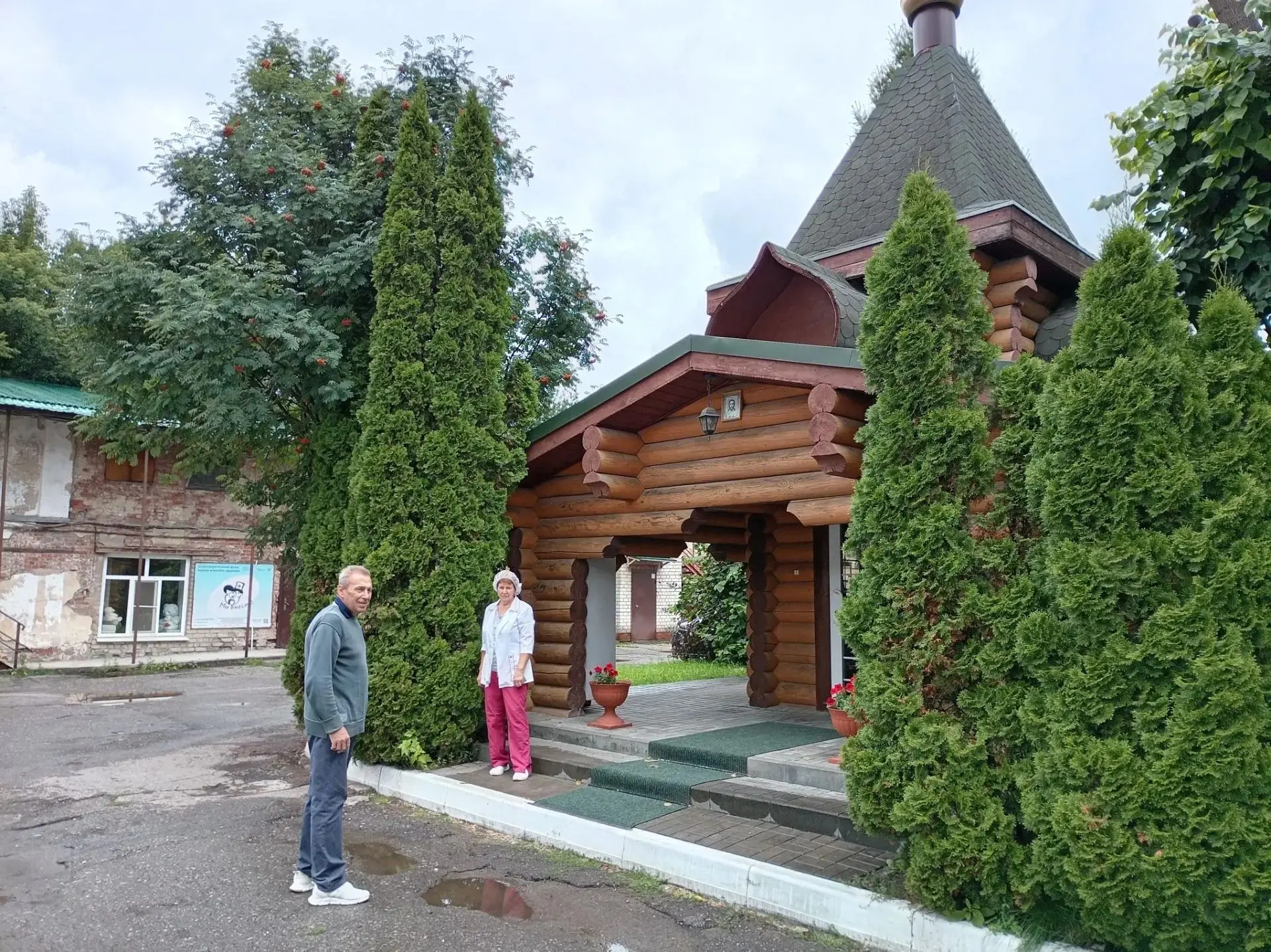 По доброй традиции рабочая неделя в ГКБ №8 началась с молебна, который прошёл в больнич...