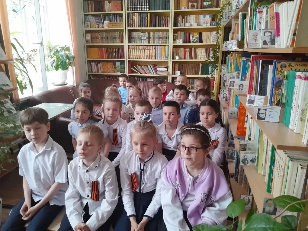 6 мая в школьной библиотеке (корпус 2) ученики 1А класса присоединились к Международной акции «Читае