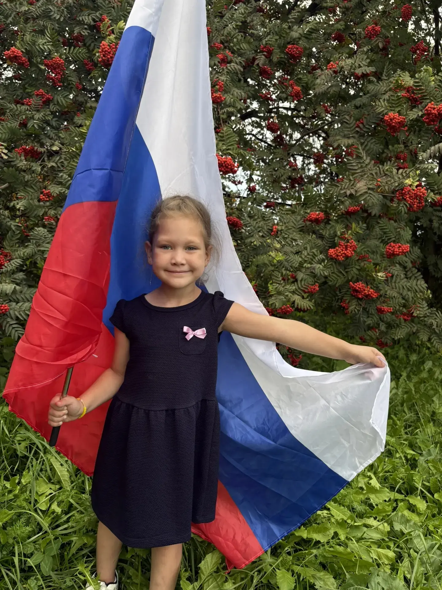 Участвую в акции " Под флагом России живу и расту". 🇷🇺