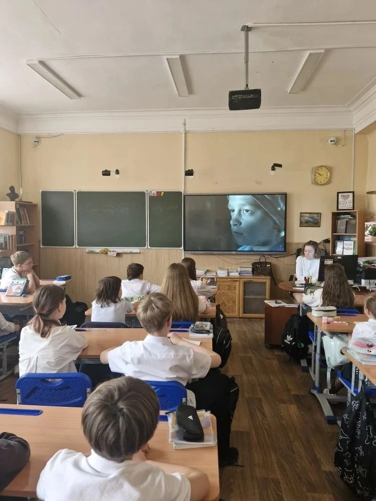 В МОУ "Гимназии № 53 им. Г.М. Дорогобида" в рамках мероприятий, приуроченных к Дню памяти жертв гено
