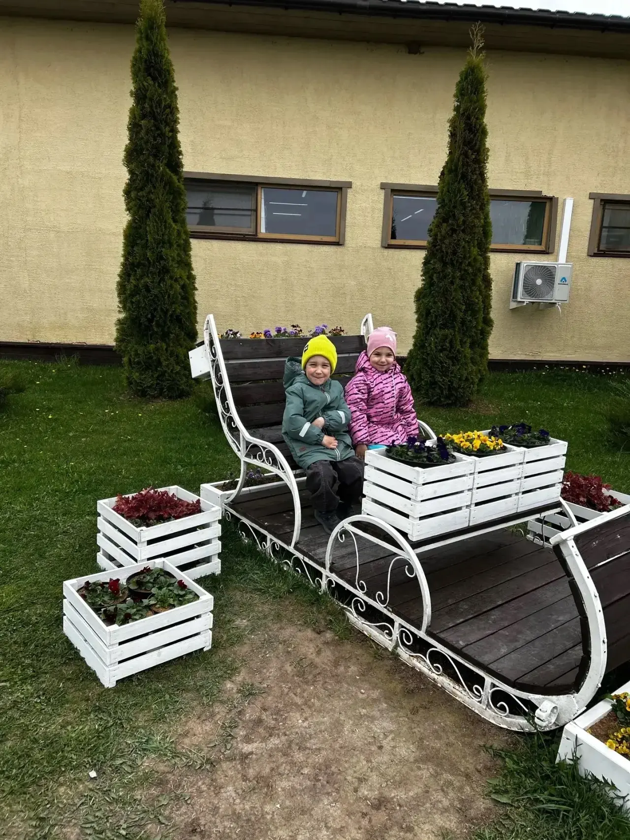 В эти праздничные выходные средняя группа Рябинка совершила экскурсию выходного дня.Они...
