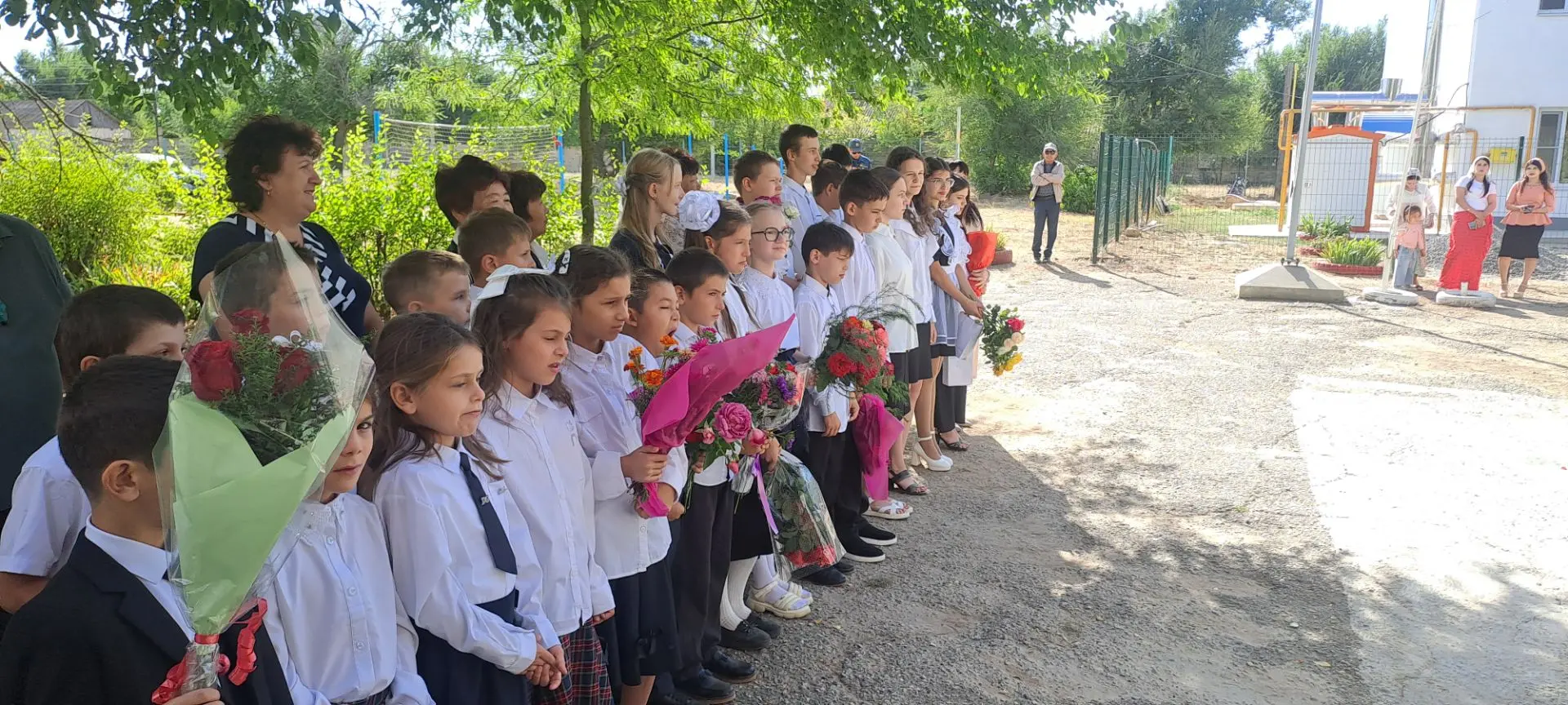 Фото праздника " День Знаний -2026"🎊📚🍁🎓✨💐