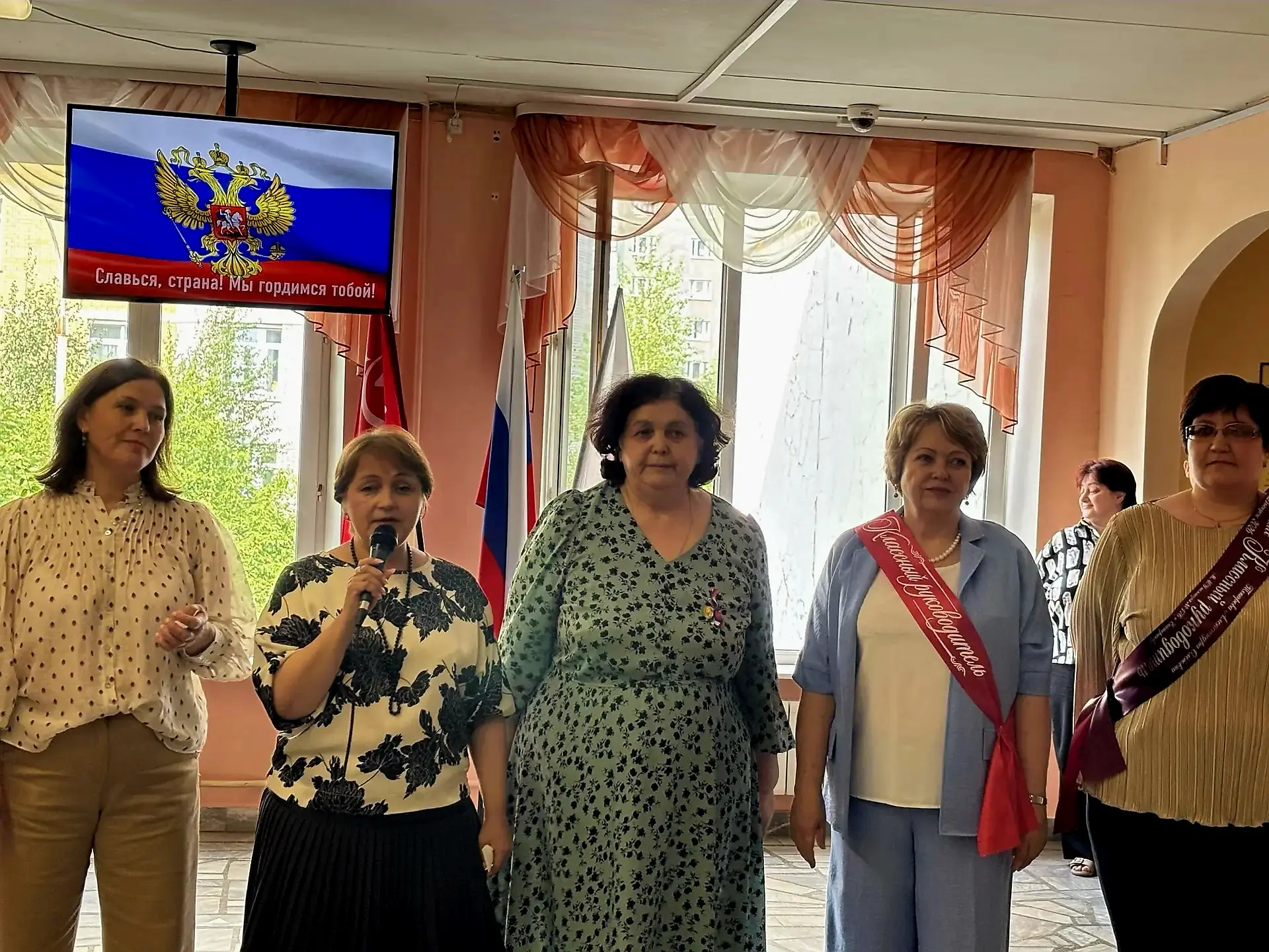 С окончаньем девятого класса! Сегодня прошел  праздник Последнего звонка для обучающихся 9-х классов