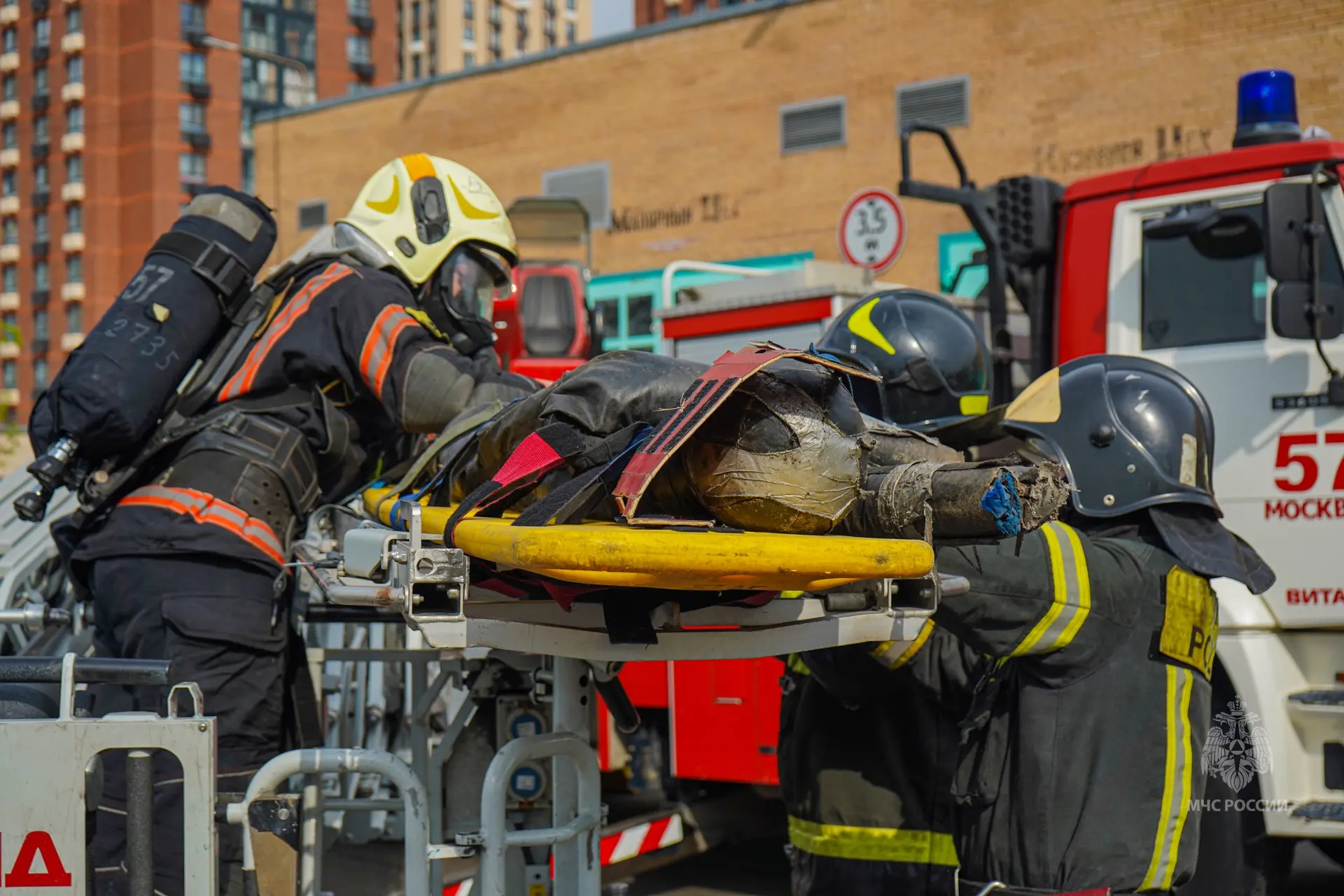 #БудниМЧС   🔘В Западном округе Москвы прошли пожарно-тактические учения по тушению пожара и проведен