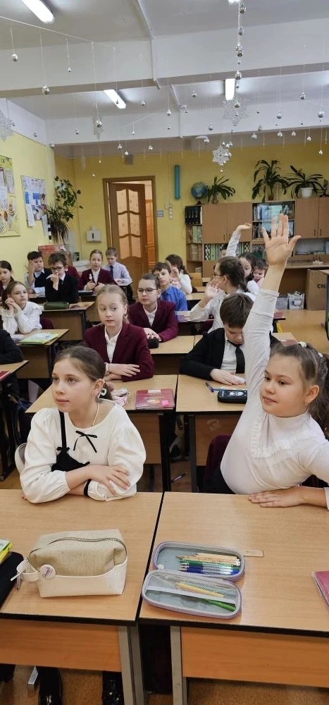 💫На этой неделе советник директора по воспитанию провела в 2 и 3 классах книжное лото, приуроченное 