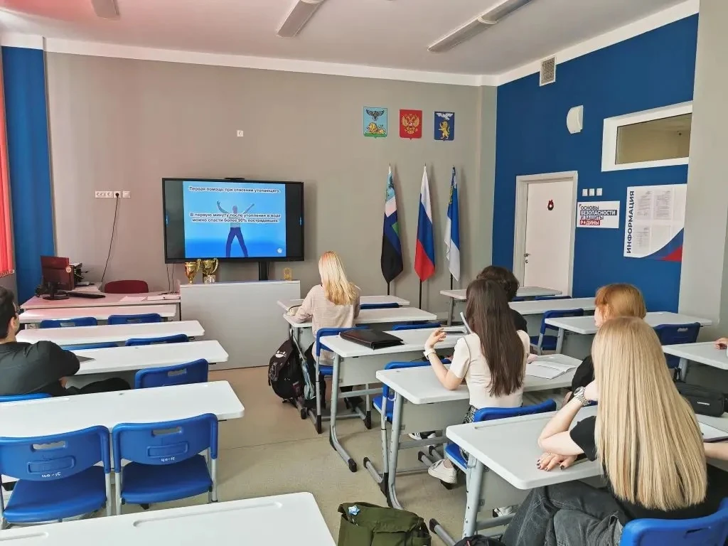 ПРАВИЛА ПОВЕДЕНИЯ НА ВОДОЁМАХ ВВЕСЕННЕ‑ЛЕТНИЙ ПЕРИОД 🌊 🦋  Наш учитель ОБЗР Приходько Ярослав Алексее