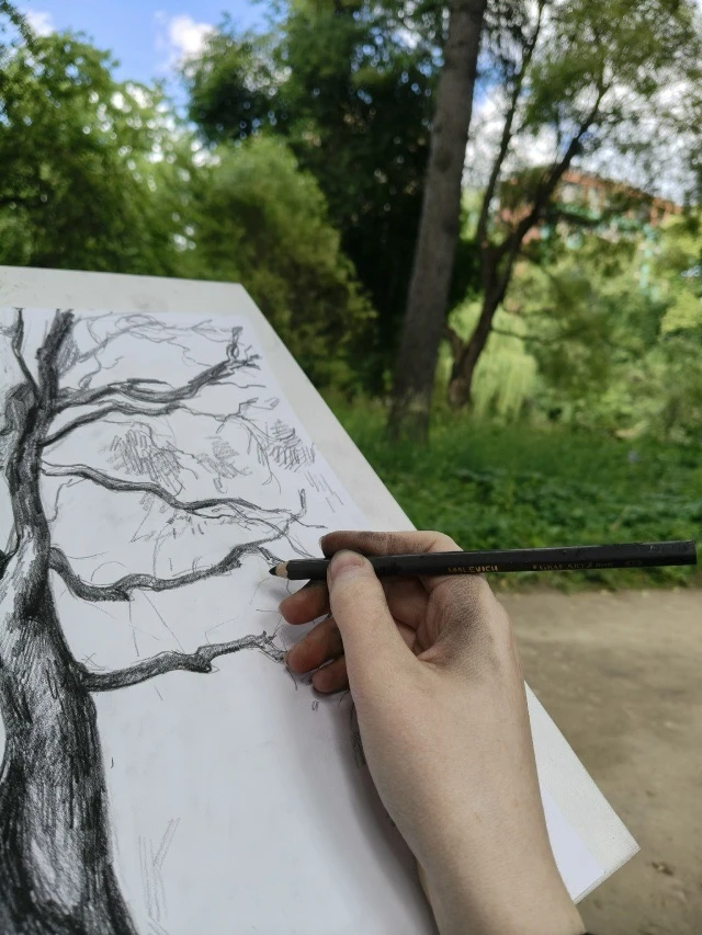🌿🎨ВДОХНОВЕНИЕ СРЕДИ ПРИРОДЫ! 

✨Во время пленэрной практики студенты 3 курса отделения Живопись по