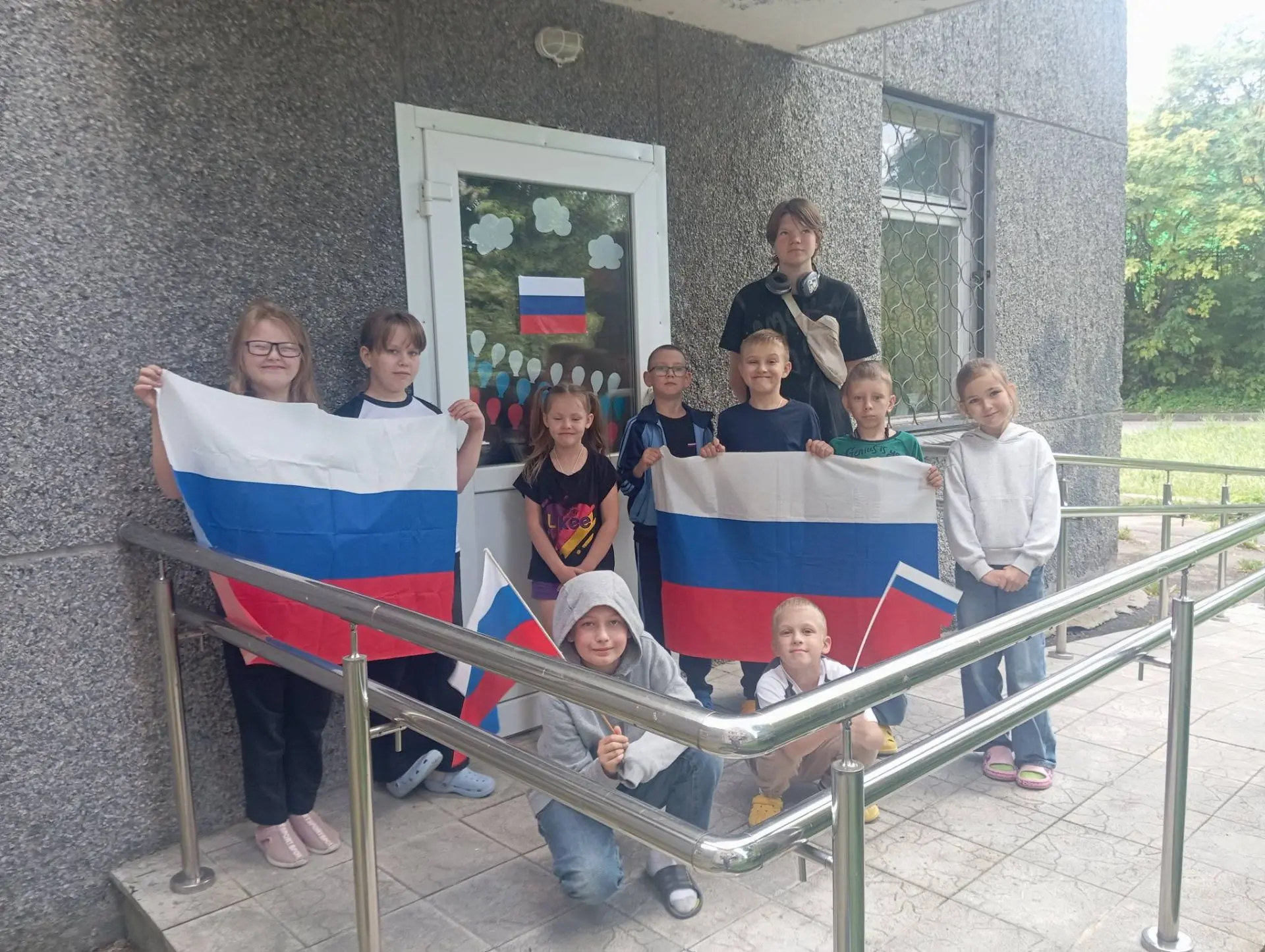 Всю неделю в преддверии Дня Государственного флага России в отделении дневного пребыван...