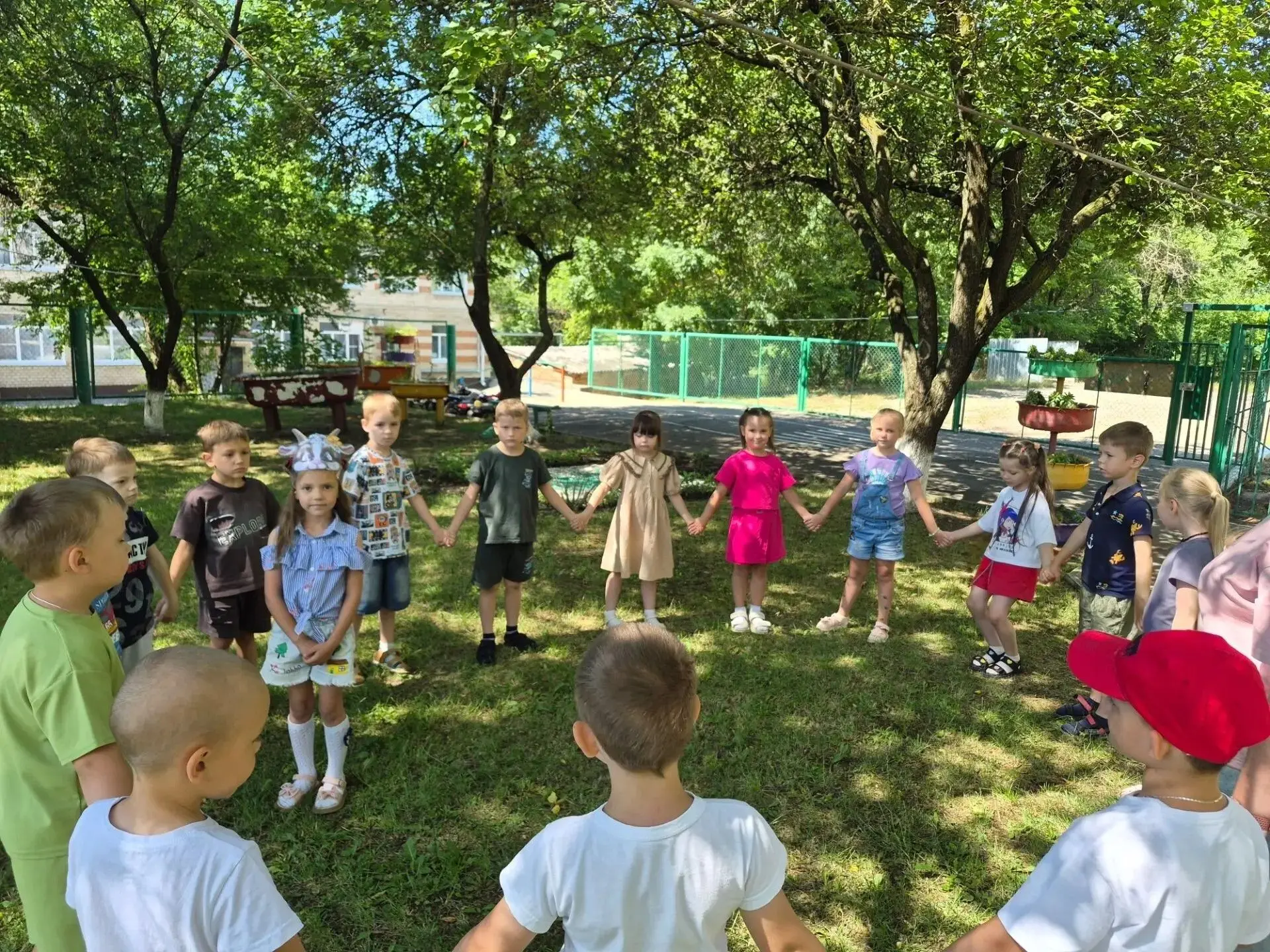 Сегодня в рамках антитеррористической безопасности в ДОУ в старшей группе «Солнышко»была проведена ф