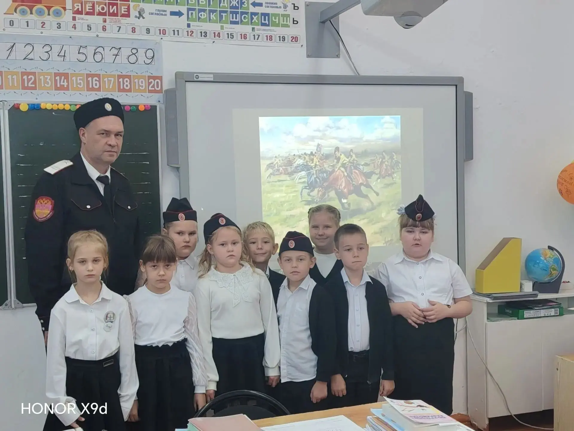 🛡 Традиции предков: в Новопавловке прошло занятие с казаком-наставником