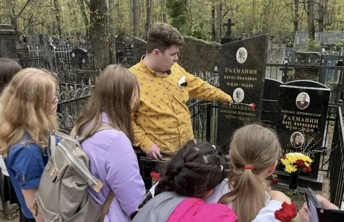 Накануне великого праздника 🎖️  4 мая актив школьного музейного комплекса и военно-патриотического к
