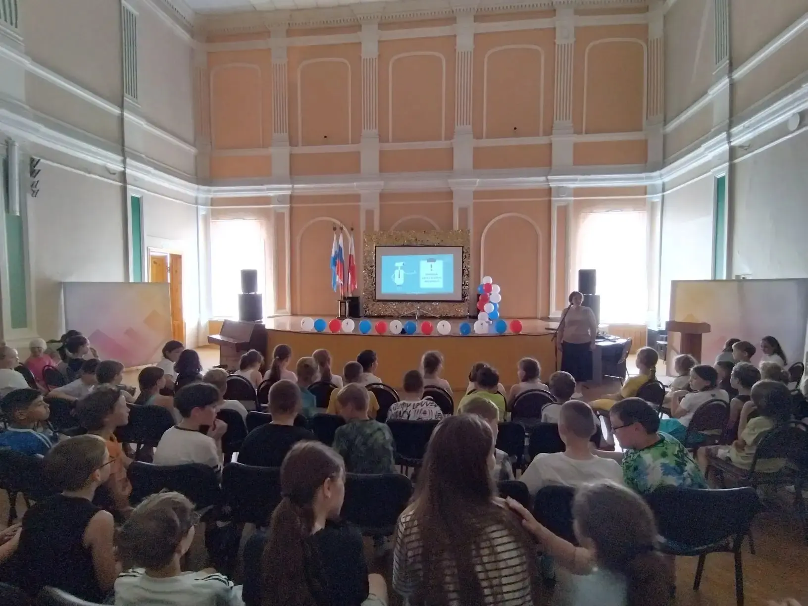 В рамках месячника антинаркотической направленности для воспитанников ЛОЛ "Солнышко" был организован