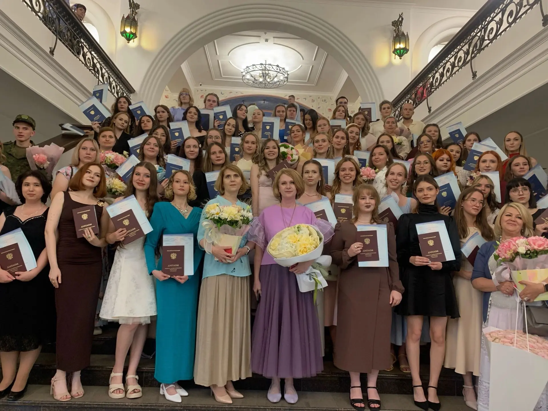 💫7 июля 2026 г.состоялось торжественное вручение дипломов выпускникам Гуманитарного колледжа и Акад