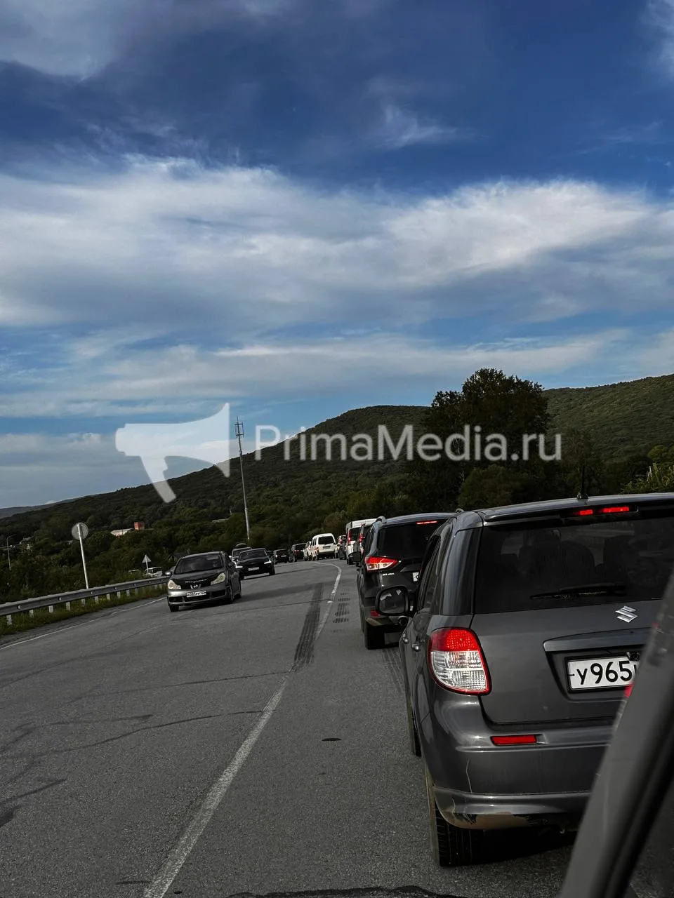 Жесткая пробка сковала движение на трассе в сторону Шкотово