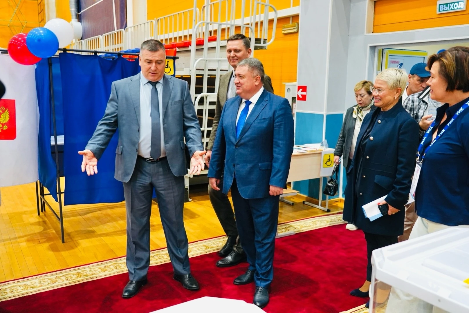Накануне старта голосования глава города Дмитрий Кощенко проверил готовность Нижневарто...