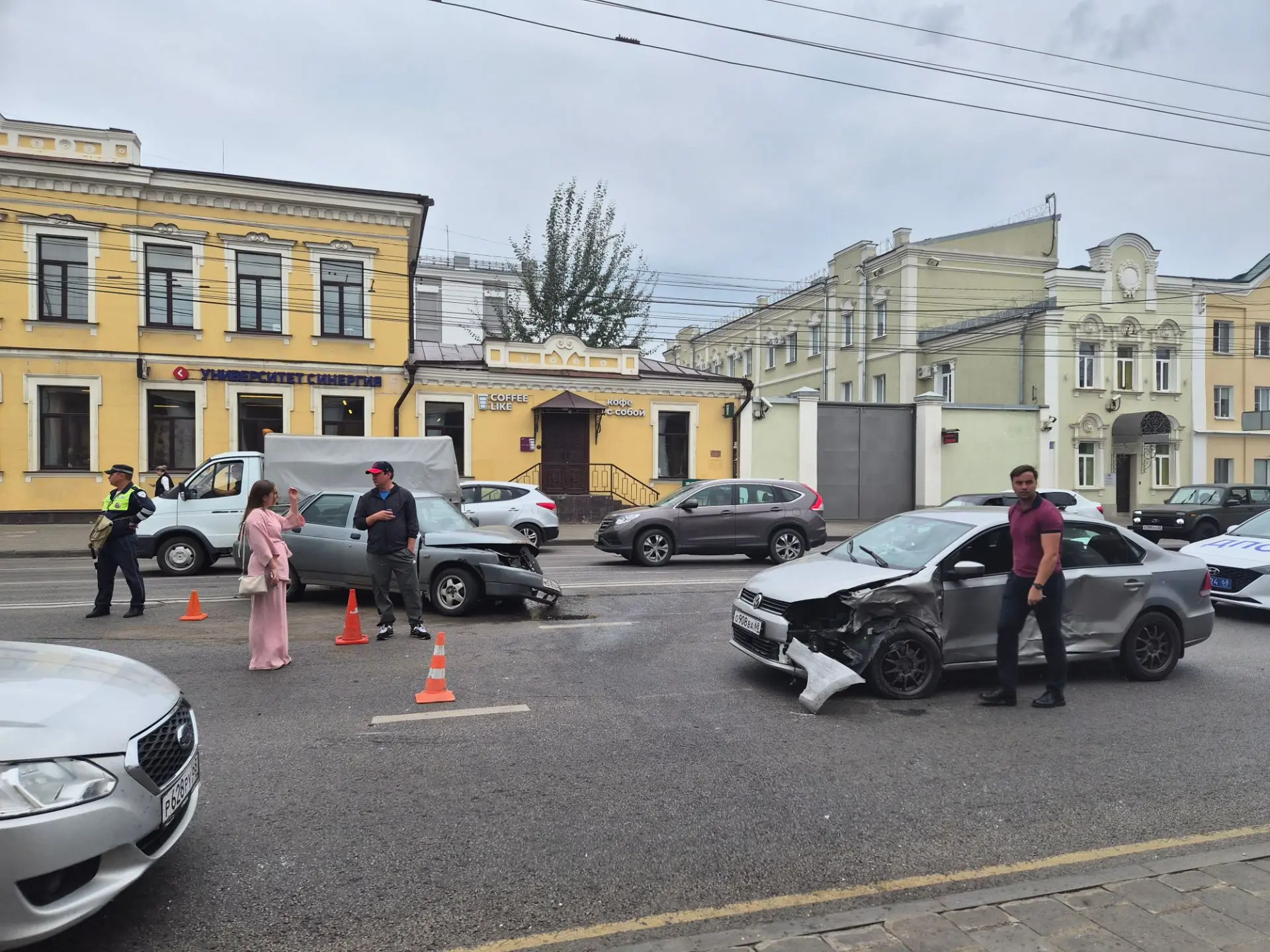 ДТП возле ГУМа парализовало движение по Советской
